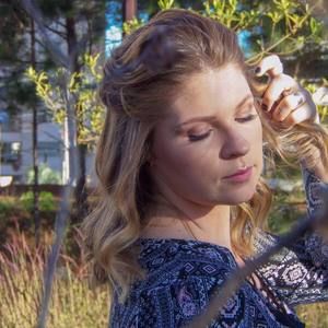 Meet your Posher, Nayanne virginia