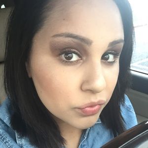 Meet your Posher, Monica