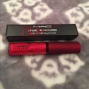 BNIB Mac Viva Glam Rihanna Lipglass