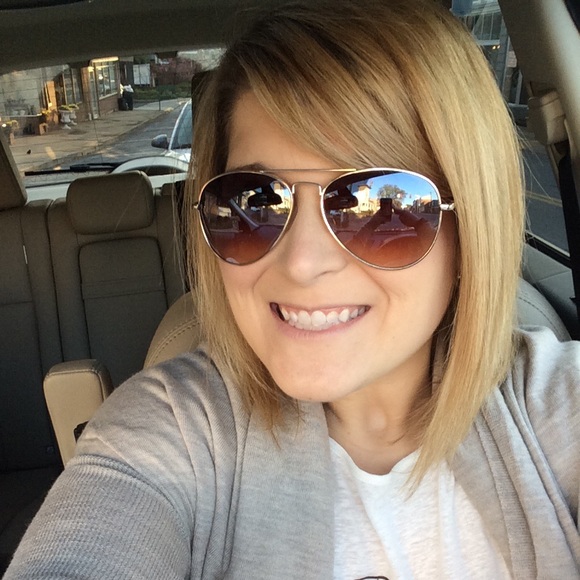 Meet your Posher, Melissa
