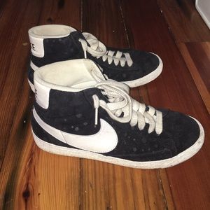 Nike Women's Blazer Mid Suede Vintage Sneaker
