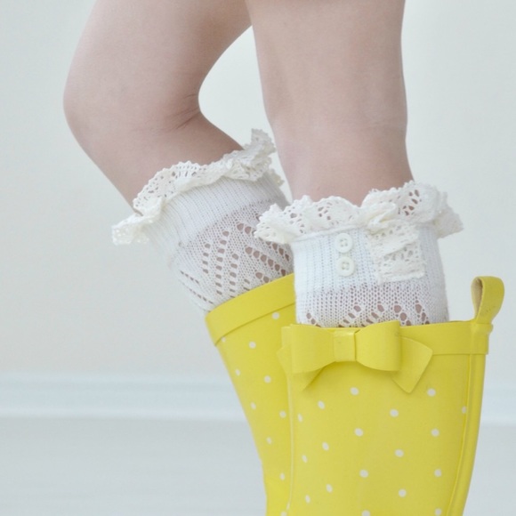 Little lucy ivory lace boot cuffs