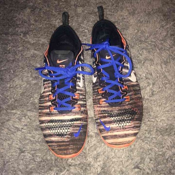 Nike tennis shoes - Picture 2 of 3