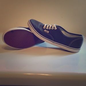 Vans authentic lo pro skate shoe