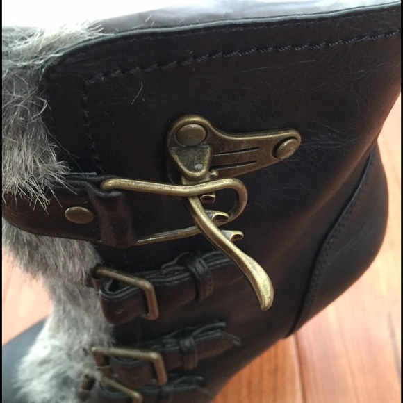 Colin Stuart Faux Fur Booties - Picture 2 of 4