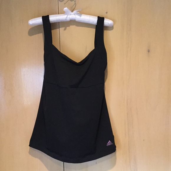 🌷Black Adidas Workout Top