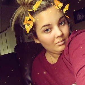 Meet your Posher, Abbie