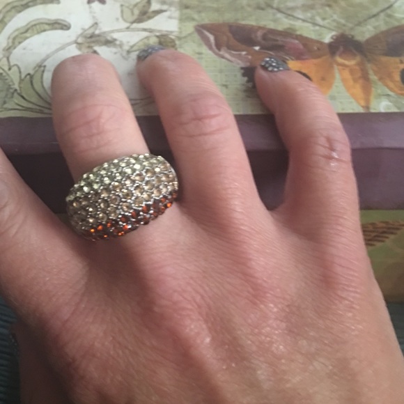 Beautiful Ring - Picture 3 of 3