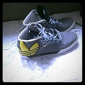 MEN'S ADIDAS Size 10 5 worn once