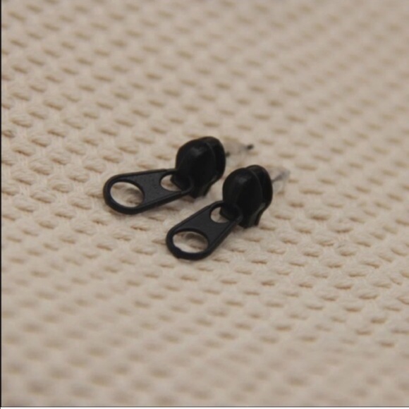 Zipper Earrings - Picture 3 of 4