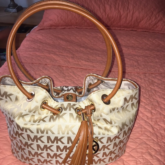 Michael Kors handbag - Picture 2 of 2