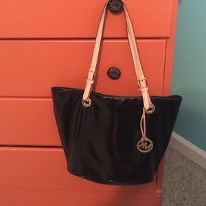 Black Michael Kors bag. Excellent condition