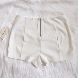 White Highwaisted Short