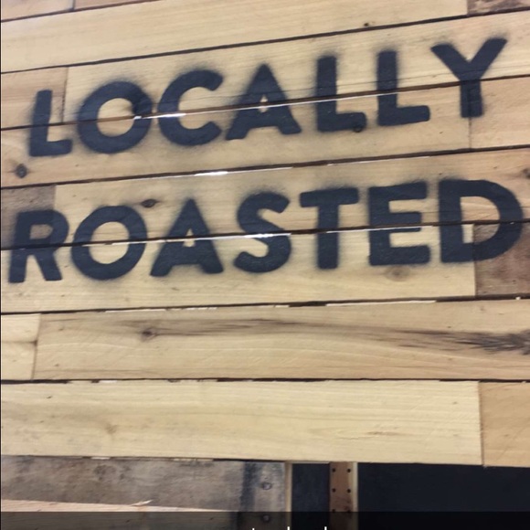 Meet your Posher, Courtney - Picture 1 of 1