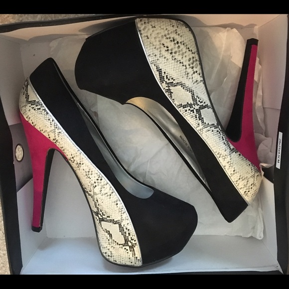 Pink & Snake Print Pump