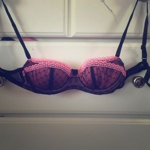 Ooo-la-la scandalous bra