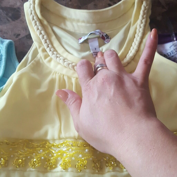 2 6x shirts 1 yellow dress and gold sandles size 3 - Picture 3 of 3