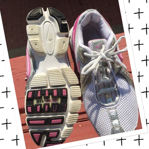 Nike Shoes - NIKE Perfect Condition