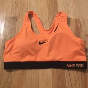 Nike Pro Sports Bra