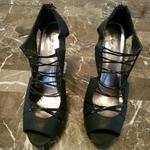 ☟PRICE☟***SEXY BLACK PLATFORM HEELS***