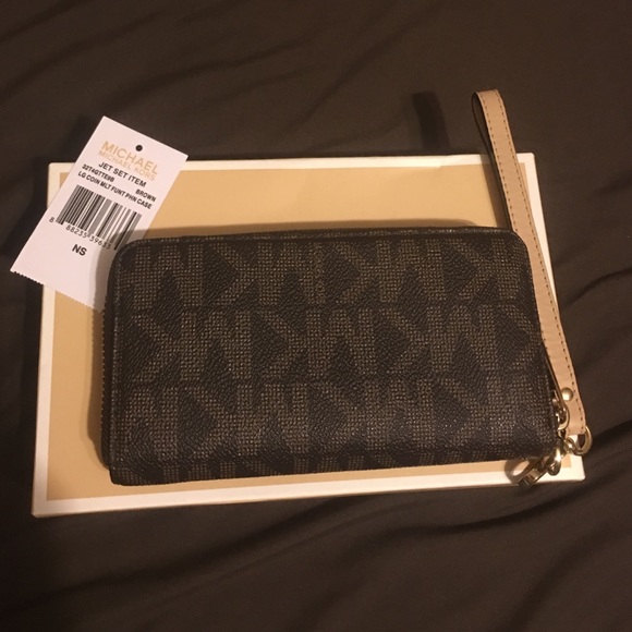 NWT Michael Kors Jet Set Wristlet - Picture 3 of 3