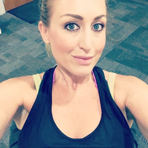 Meet your Posher, Meghan - Picture 6 of 8