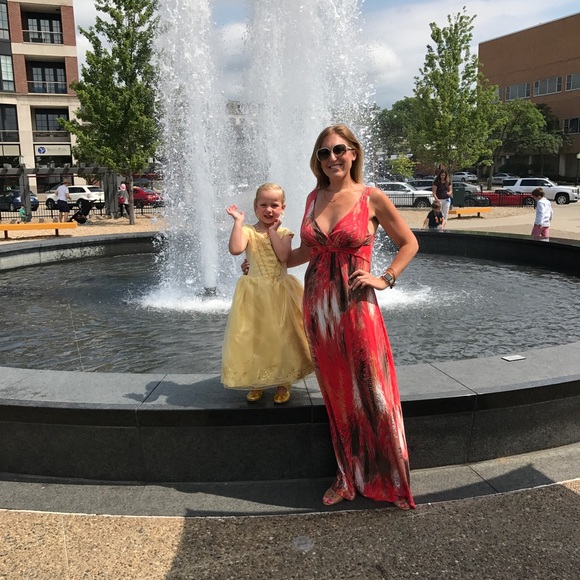 Meet your Posher, Meghan - Picture 5 of 8