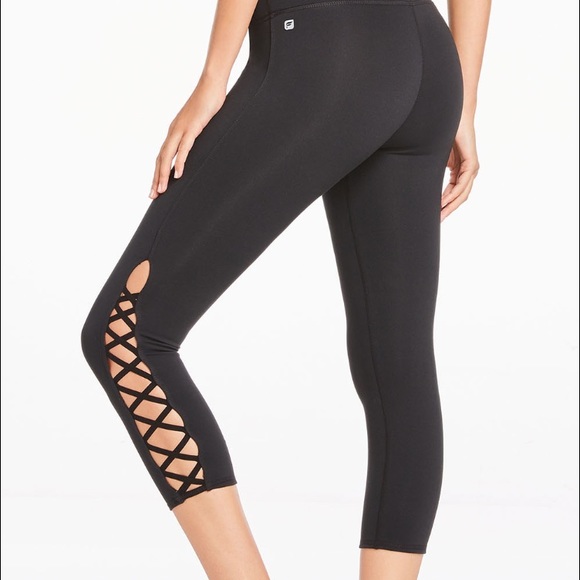 NWT. Fabletics Russo Capri, size XS