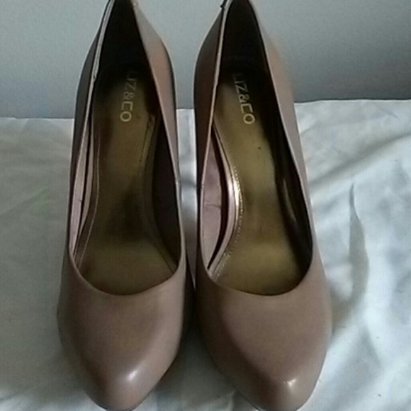 Liz and Co. Pumps