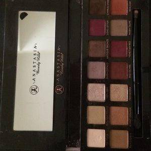Anastasia Beverly Hills Modern Renaissance