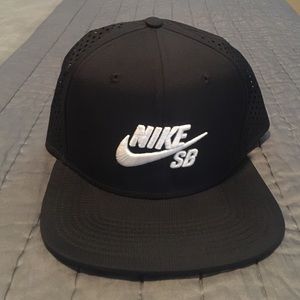 Nike SB Vented SnapBack