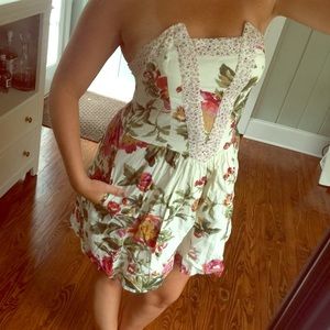 Strapless dress with POCKETS