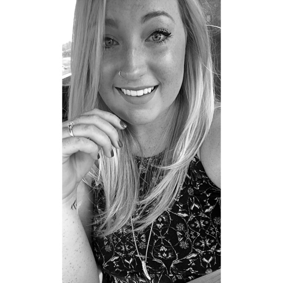 Meet your Posher, Angela - Picture 1 of 1