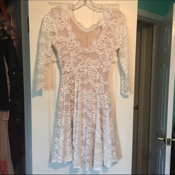VINTAGE WHITE LACE DRESS