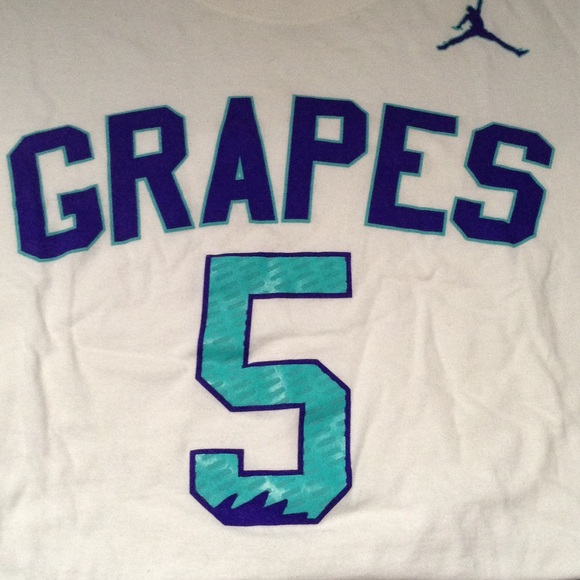 Jordan Retro 5's "GRAPES" w/ matching T-shirt - Picture 2 of 4