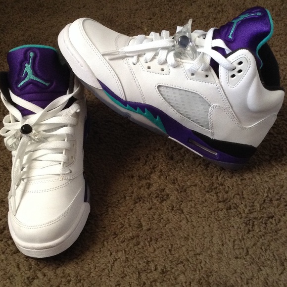Jordan Retro 5's "GRAPES" w/ matching T-shirt - Picture 4 of 4