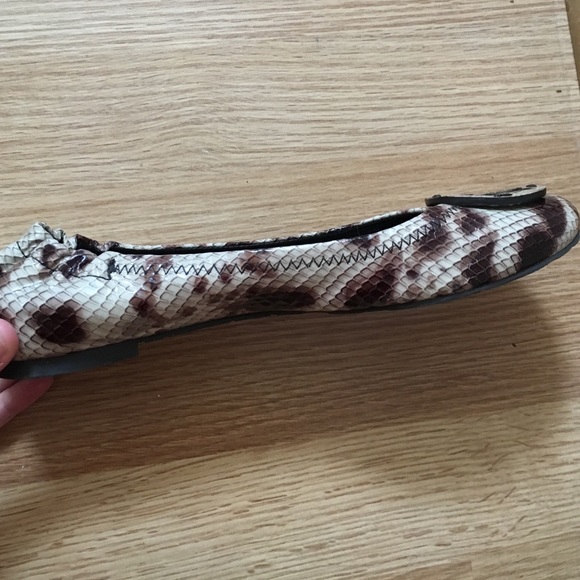 -SOLD ON MERC- Snake print Tori Burch flats - Picture 3 of 4