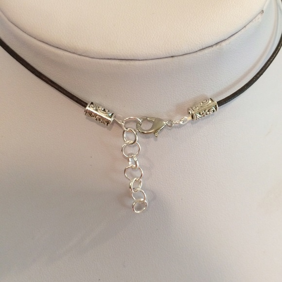 Bird leather choker necklace - Picture 3 of 3