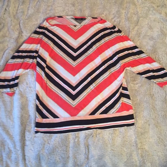 Cute Chevron Blouse ✨ - Picture 1 of 3