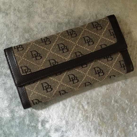 Dooney & Bourke Wallet!