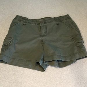 🌷Sonoma Olive Green Shorts