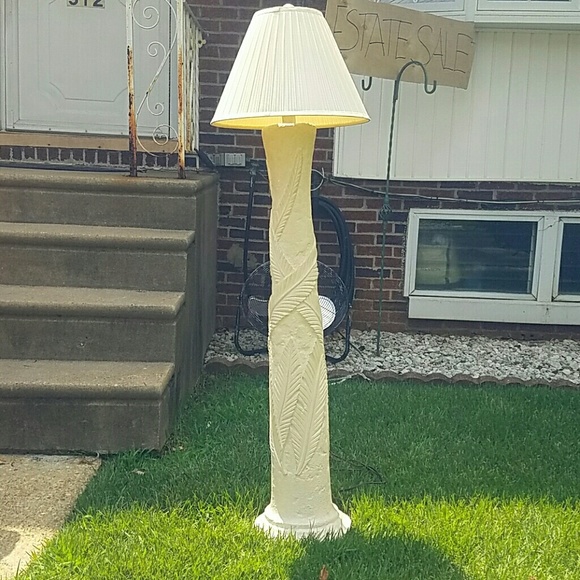 Lamp - Picture 1 of 1