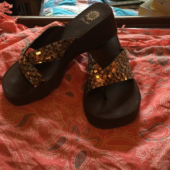 Yellow Box Flare SZ 9 Sequined