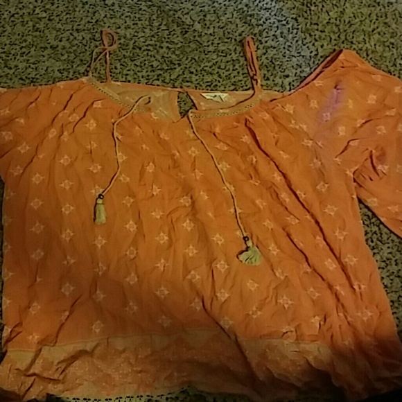 Aeropostale peach colored shirt