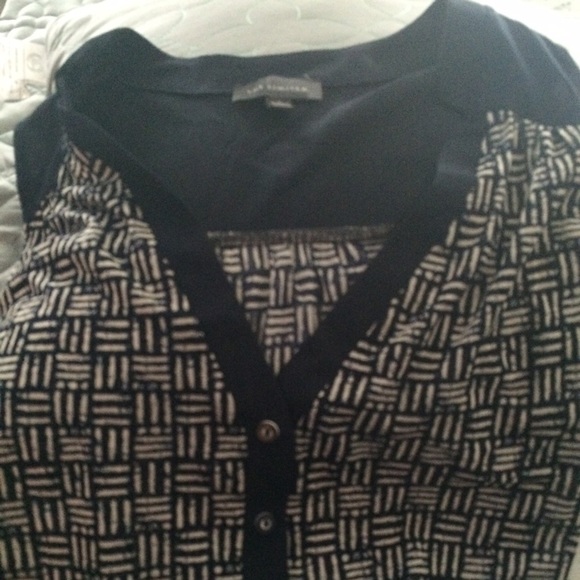Sleeveless shirt