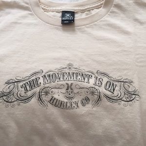 HURLEY - Boys Beige T Shirt. Size Large