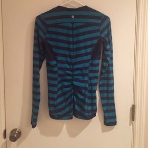 Lululemon teal and navy long sleeve shirt