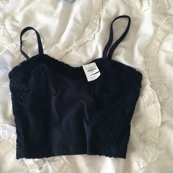 XS Hollister crop top