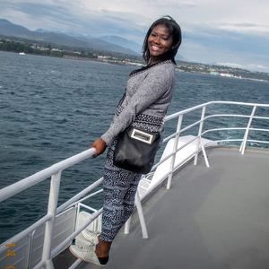 Meet your Posher, Latasha