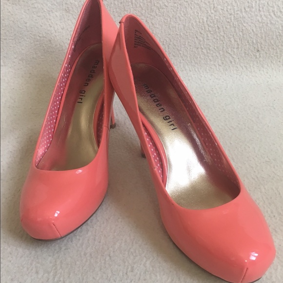 Classy Peach Heals *SOLD*